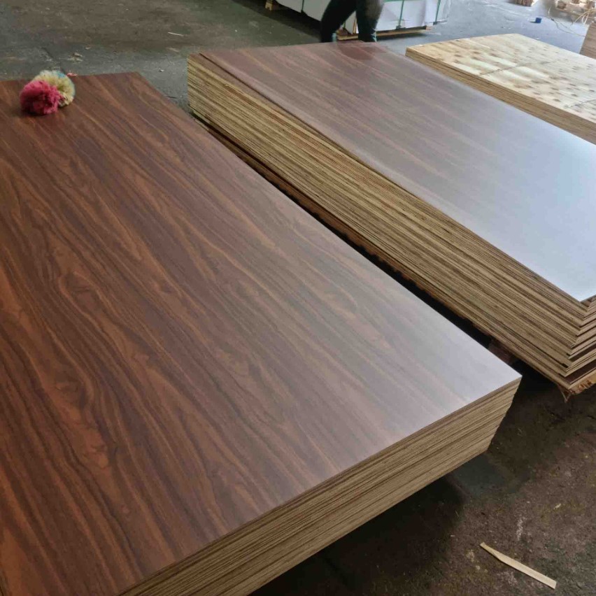 Gỗ ván ép Plywood phủ 2 mặt melamine